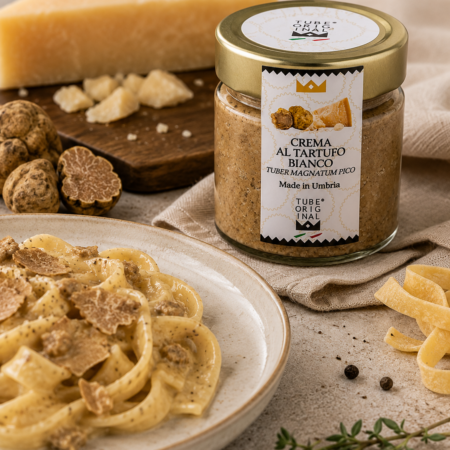Crema al Tartufo Bianco Tube Original utilizzata per condire tagliatelle fresche con scaglie di tartufo.