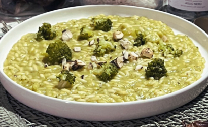 Risotto ai broccoli con aglio nero e anacardi speziati