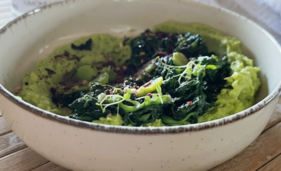 Purea di fave con cicoria di campo ripassata