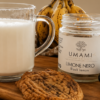 Latte di mandorla homemade con biscottini di banana e mandorla al Limone Nero Umami per una colazione Light Gourmet