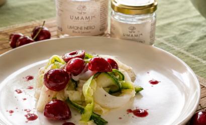 Tagliatelle di mare con zucchine marinate, Limone Nero e salsa di ciliegie al gin