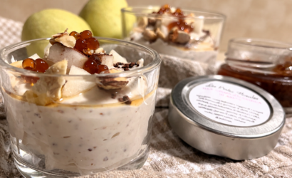 Pudding con yogurt greco e pere con Perles Florales all’aceto balsamico di abete